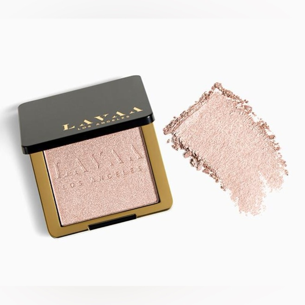 Lavaa Beauty | Grand Glow Illuminator in Pearl